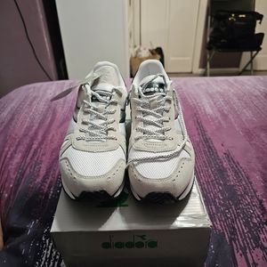 Mens Diadora sneakers sz 8